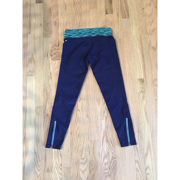 Fabletics Navy Blue Zipper Legging 7/8 26” inseam - Picture 4 of 4